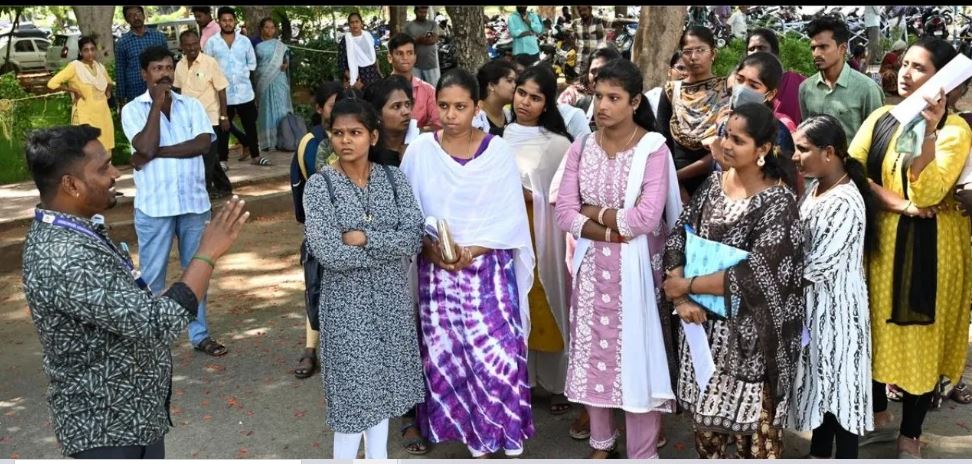 d7ba9bbfda42b9657f14ee37ef76150b_1267196933